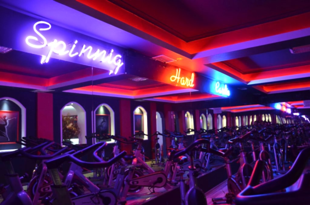 Kartal Caroline Spor Salonunda Ücretsiz Spinning Dersleri.